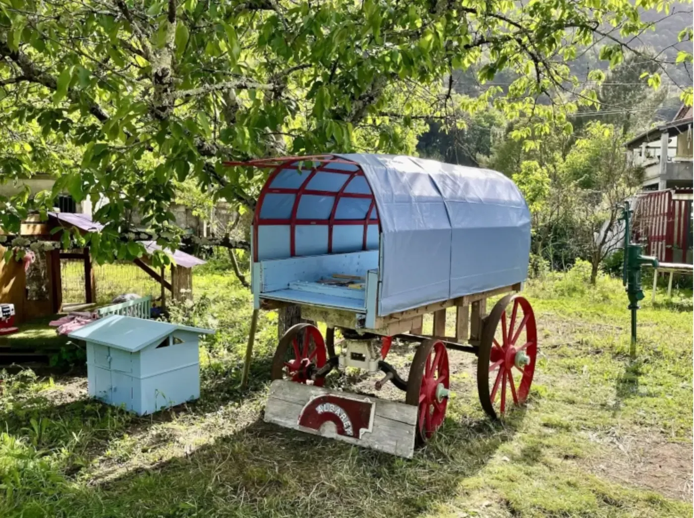 La roulotte du jardin